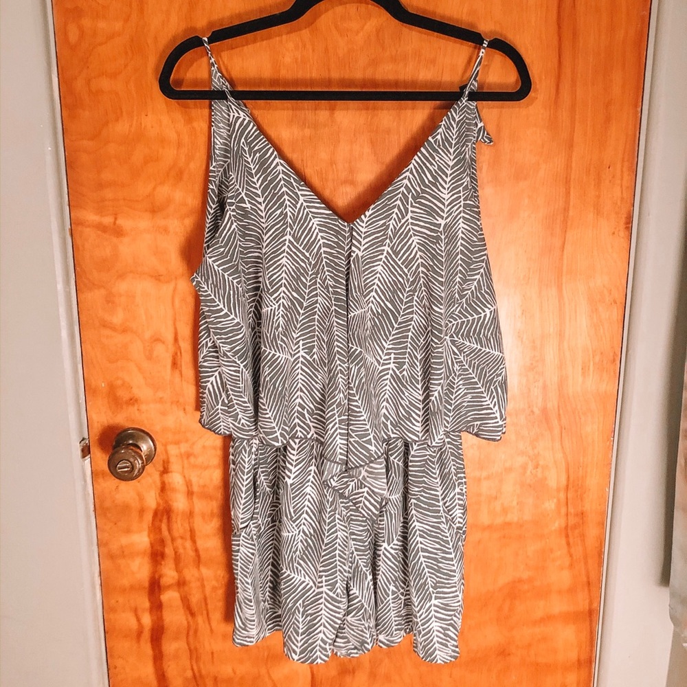 Patterned romper🍌